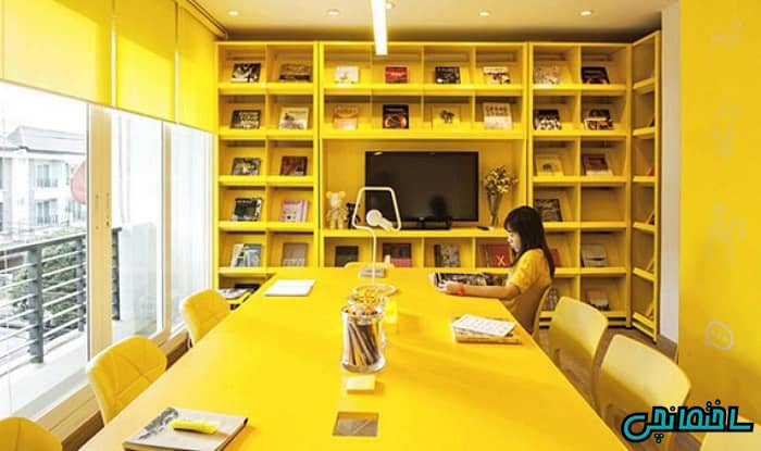 طراحی مونوکروماتیک کتابخانه ای به رنگ زرد طراحی داخلی زرد