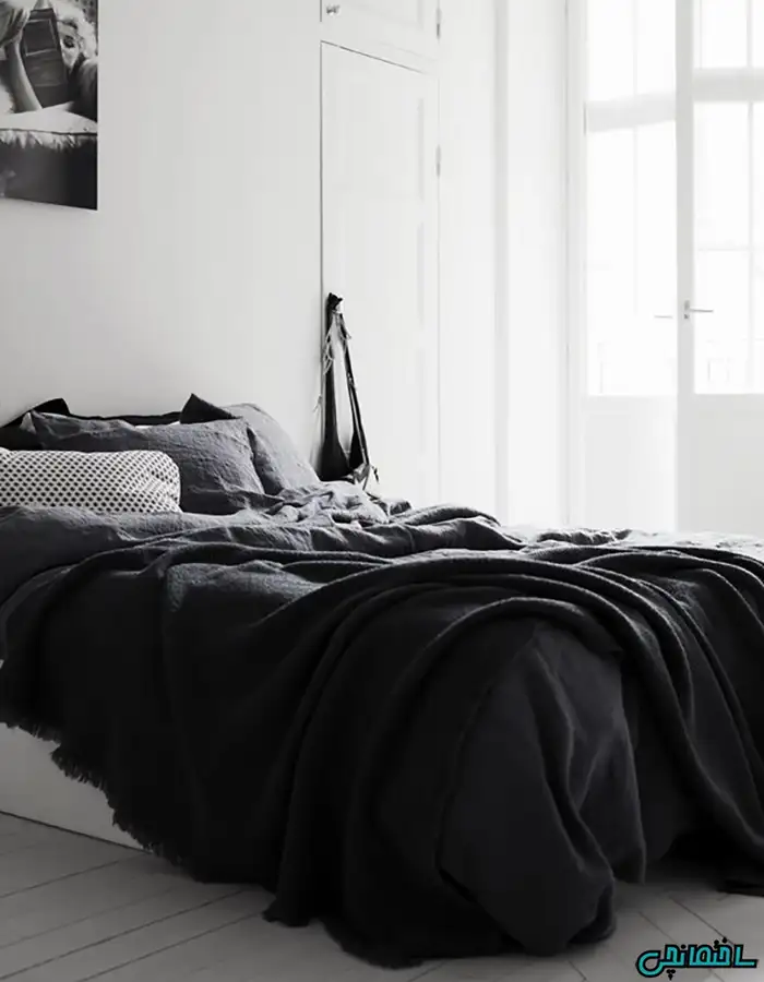 استفاده از رنگ سیاه در اتاق خواب پرنور